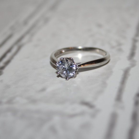 💎 Silver & CZ Solitaire Ring – Size 10.25 Sparkling Simplicity · Classic Design - Picture 6 of 6
